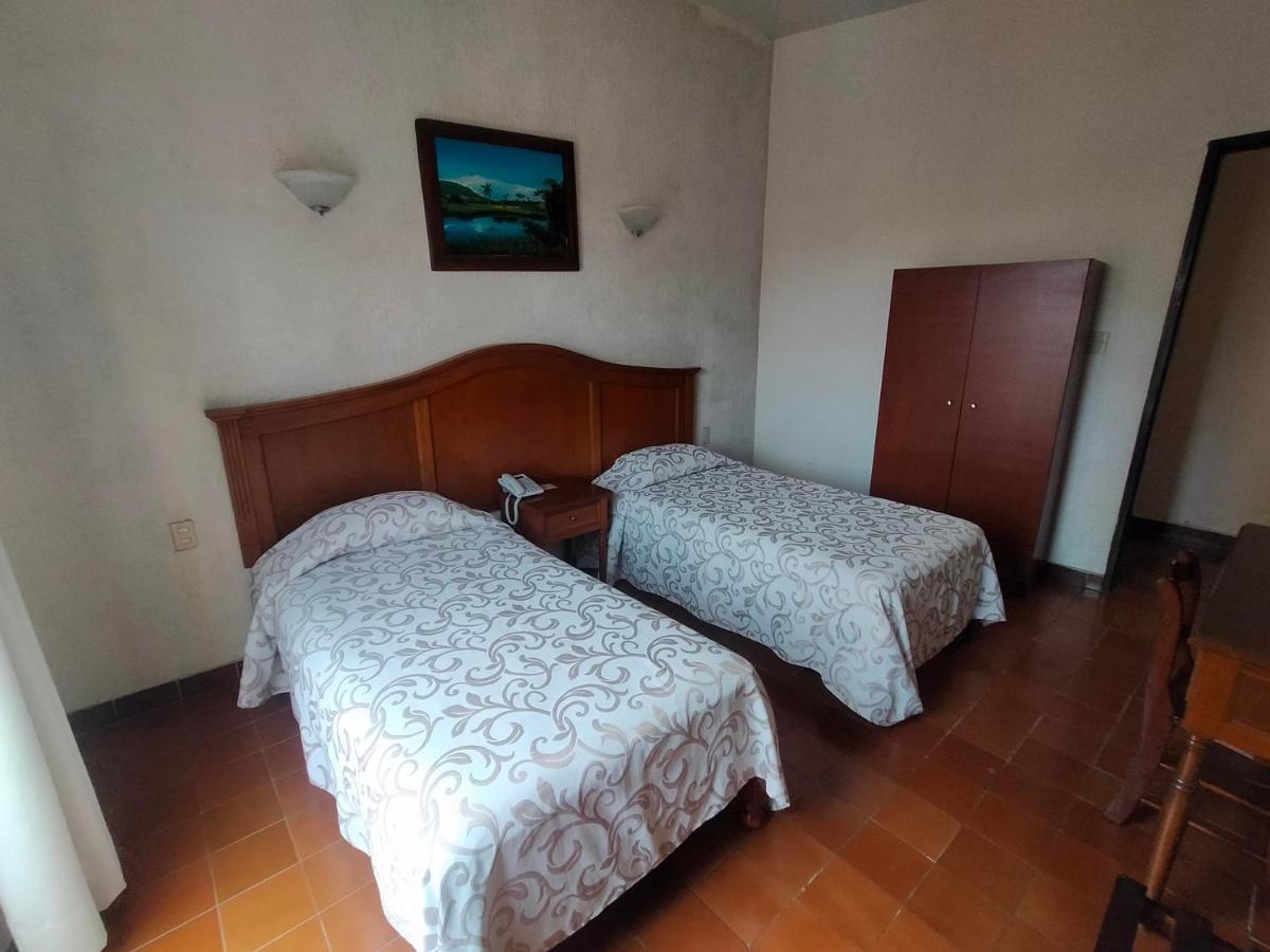 Hotel Posada Dona Lala 틀라코탈판 외부 사진