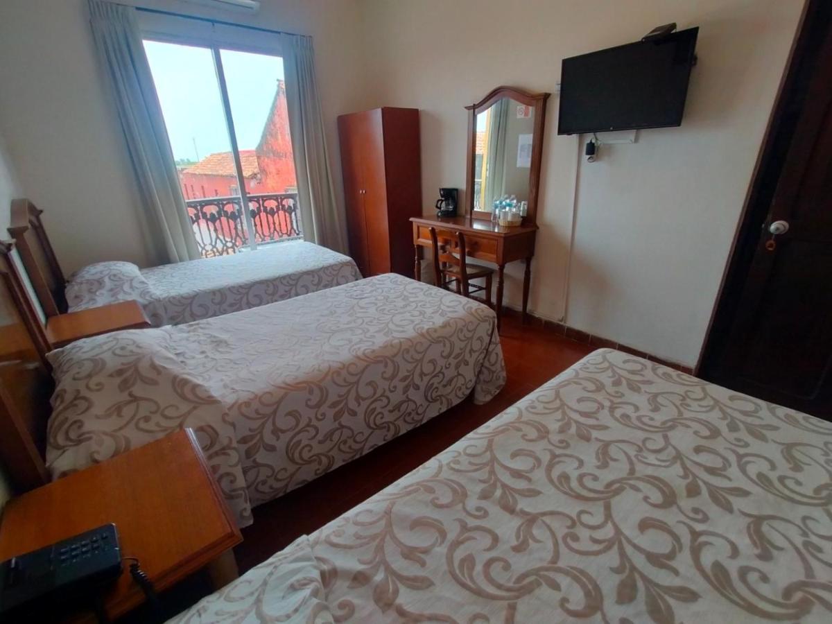 Hotel Posada Dona Lala 틀라코탈판 외부 사진