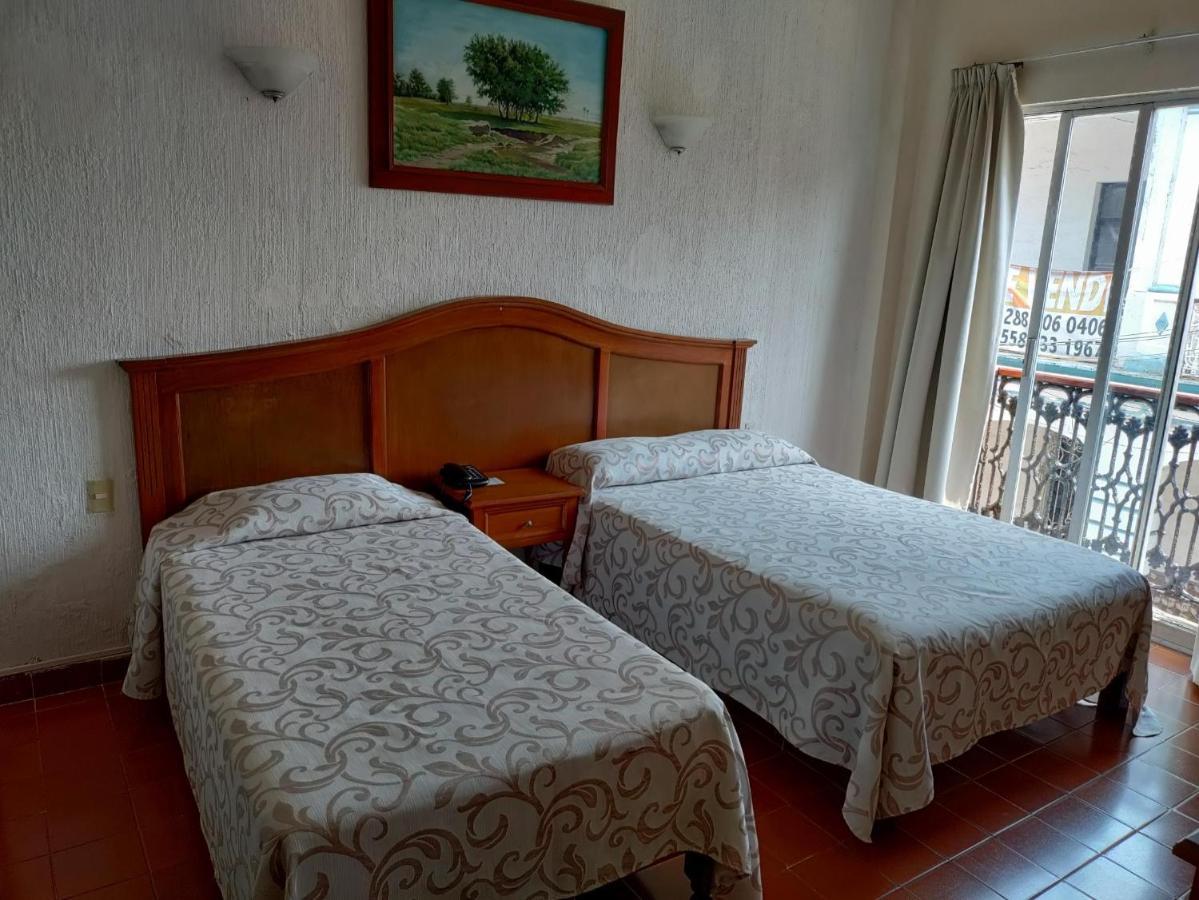 Hotel Posada Dona Lala 틀라코탈판 외부 사진
