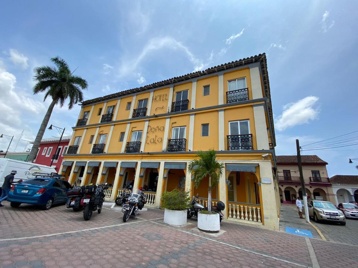 Hotel Posada Dona Lala 틀라코탈판 외부 사진