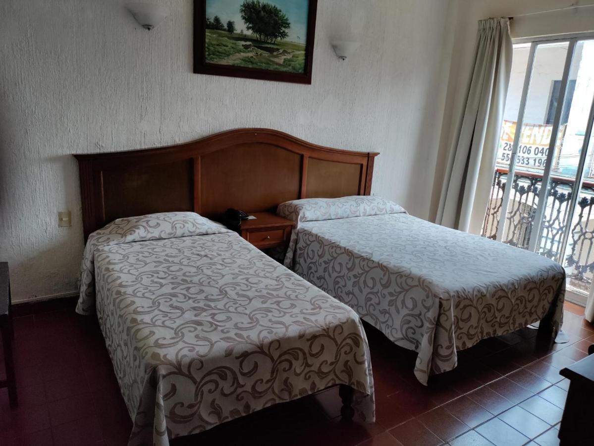 Hotel Posada Dona Lala 틀라코탈판 외부 사진