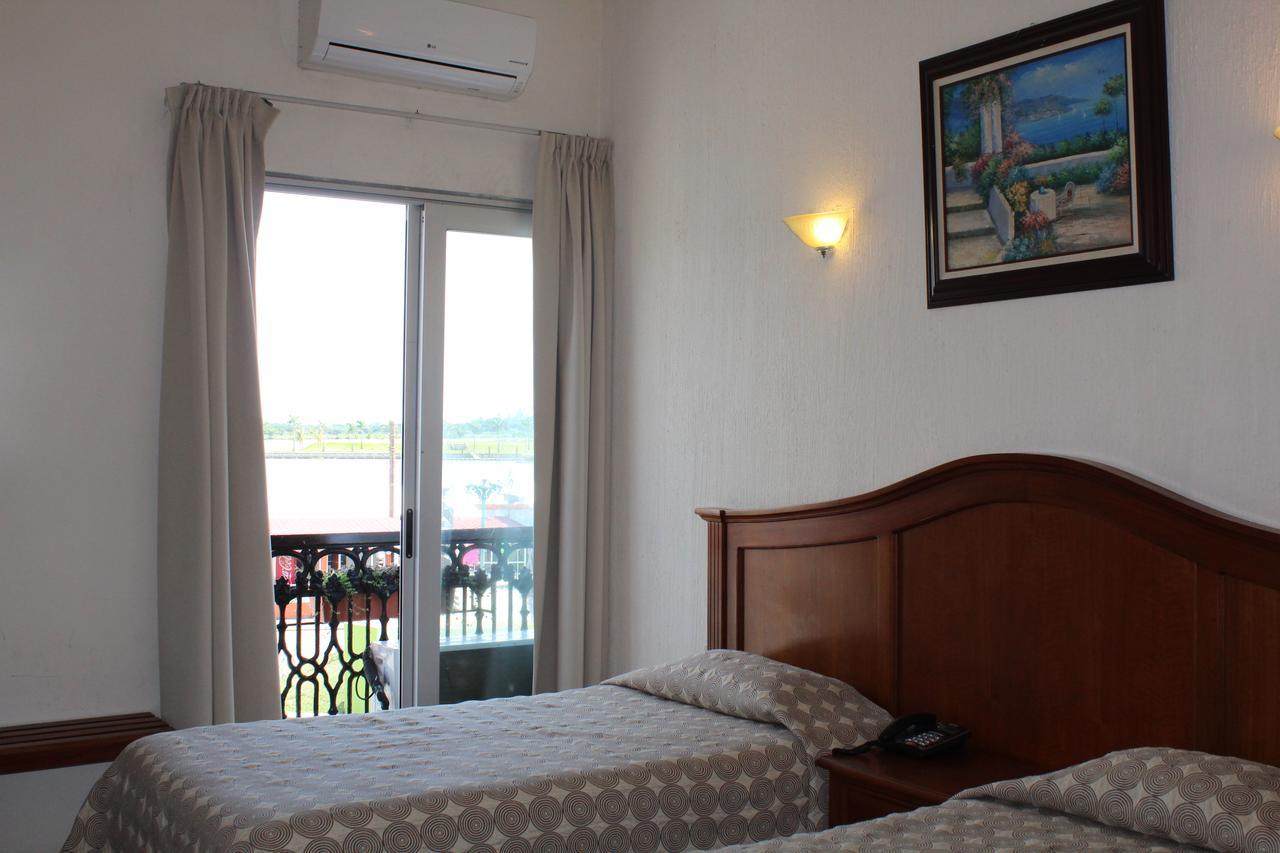 Hotel Posada Dona Lala 틀라코탈판 외부 사진